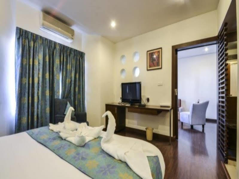 Oyster Suites Hyderabad Exterior photo