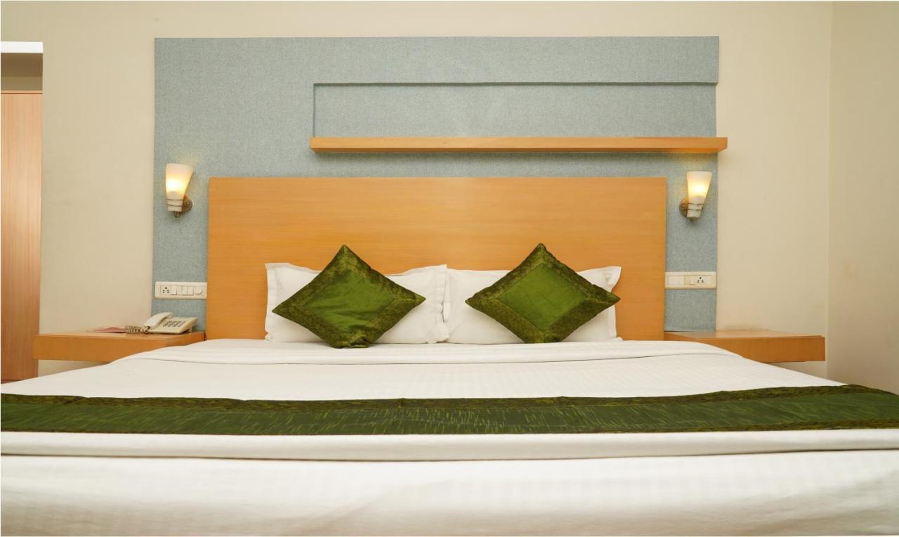 Oyster Suites Hyderabad Exterior photo