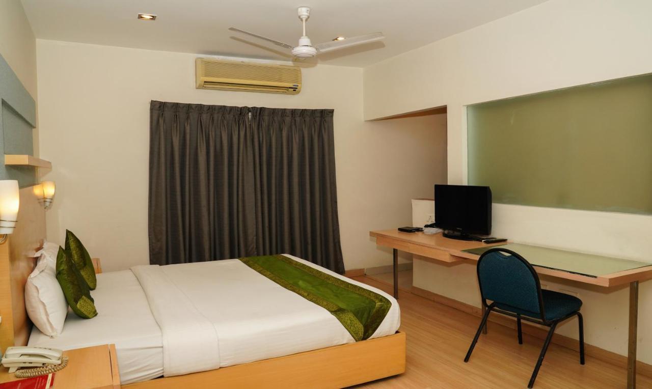 Oyster Suites Hyderabad Exterior photo