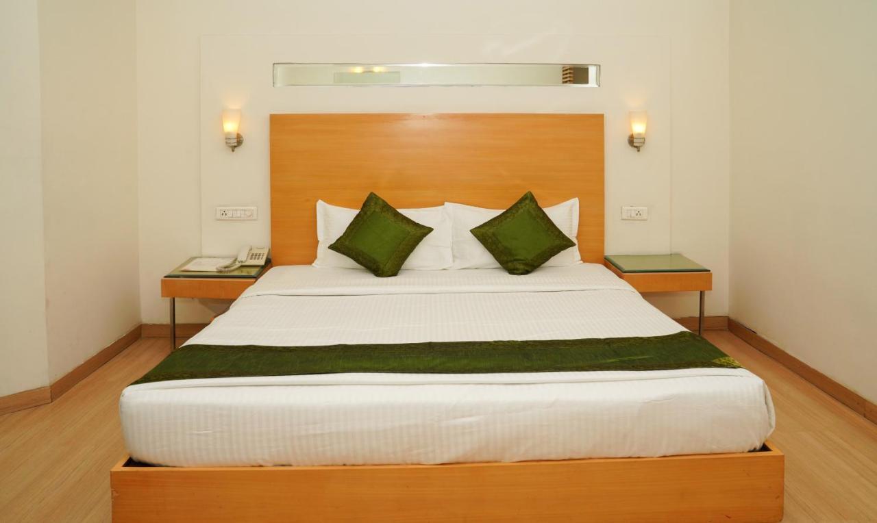 Oyster Suites Hyderabad Exterior photo