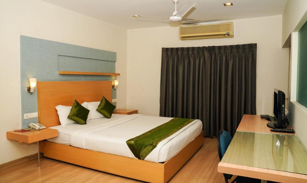 Oyster Suites Hyderabad Exterior photo