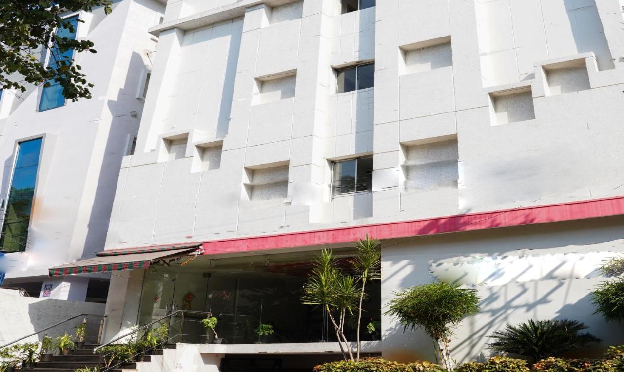 Oyster Suites Hyderabad Exterior photo